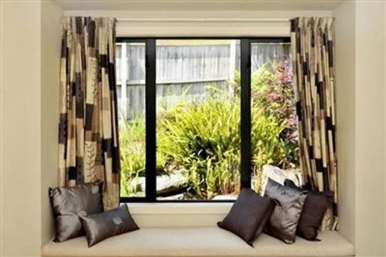 Photo of property in 23 Black Teal Close, Unsworth Heights, Auckland, 0632