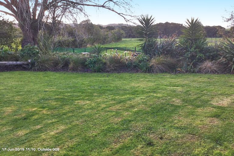 Photo of property in 17 Old Woodcocks Road, Kaipara Flats, Warkworth, 0981