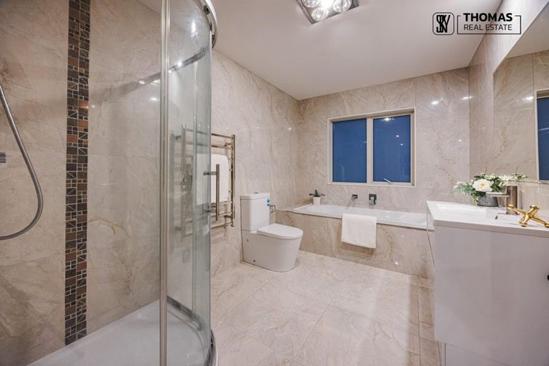 Photo of property in 1b Waitaki Street, Sunnyvale, Auckland, 0612