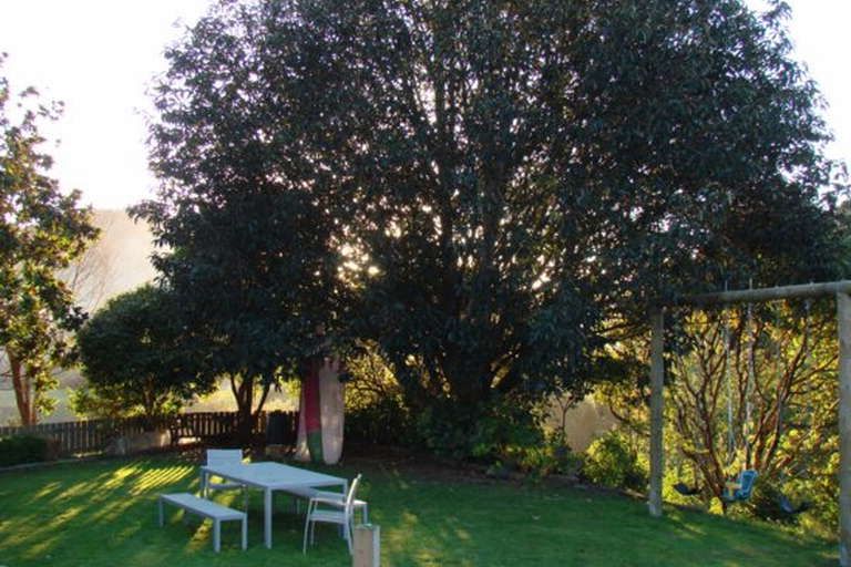 Photo of property in 5 Ratadale Road, Reikorangi, Waikanae, 5391