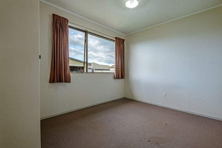 Photo of property in 9 Colonial Place, Kelvin Grove, Palmerston North, 4414