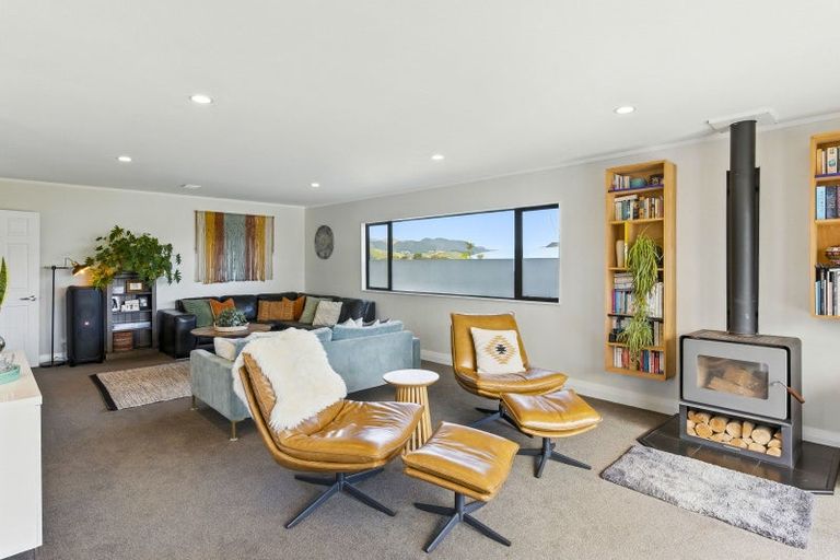 Photo of property in 42 Hicks Crescent, Waikanae Beach, Waikanae, 5036