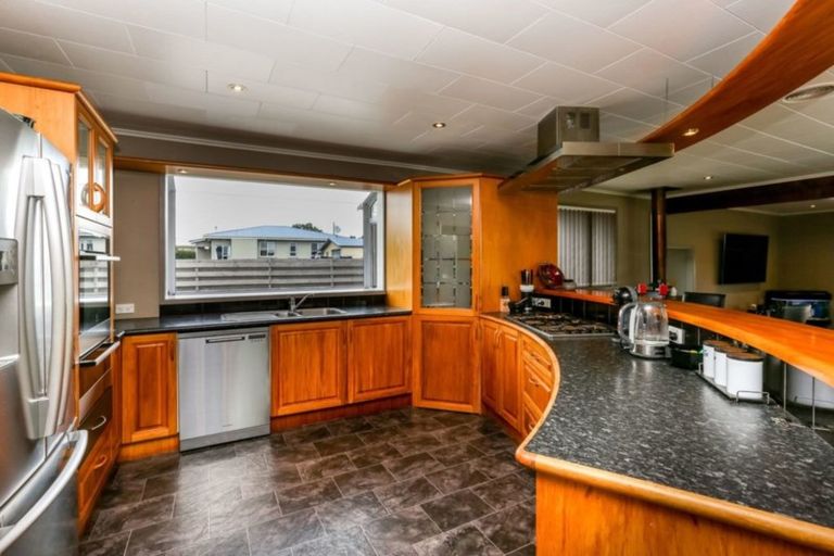 Photo of property in 172 Richmond Road, Lepperton, New Plymouth, 4373