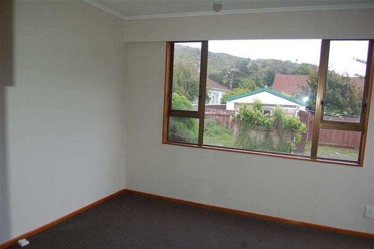 Photo of property in 3 Shearer Crescent, Naenae, Lower Hutt, 5011