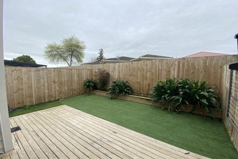 Photo of property in 9d Pukeroa Place, Papakura, 2110