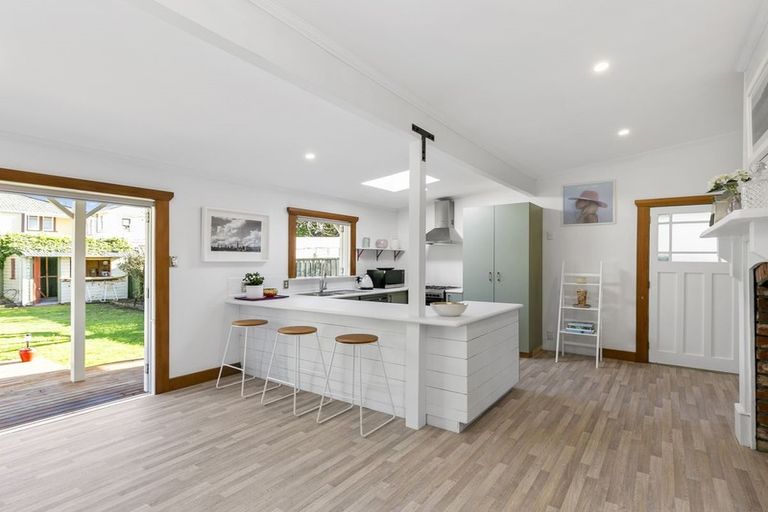 Photo of property in 50 Bridge Street, Rongotai, Wellington, 6022