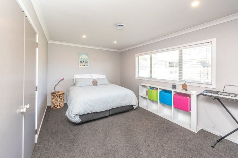 Photo of property in 18 Golf Vue Place, Castlecliff, Whanganui, 4501