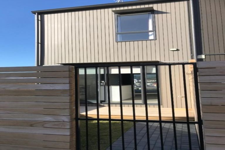 Photo of property in 1/12 Stanley Street, Berhampore, Wellington, 6023