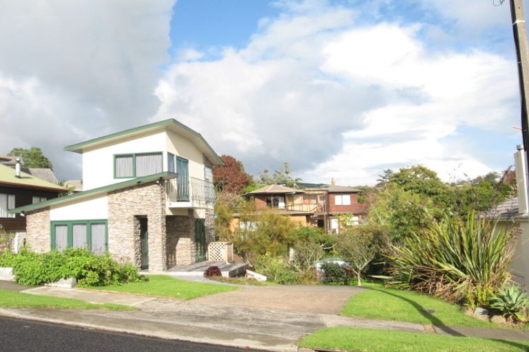 Photo of property in 170 Mellons Bay Road, Mellons Bay, Auckland, 2014