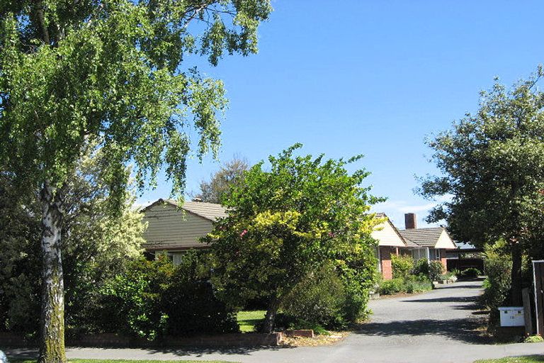 Photo of property in 197 Memorial Avenue, Burnside, Christchurch, 8053
