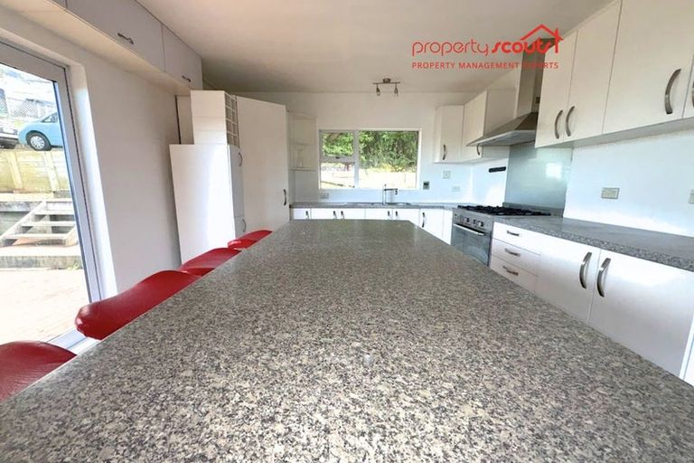 Photo of property in 145 Ruskin Road, Newlands, Wellington, 6037