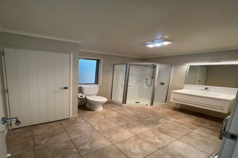 Photo of property in 14 Binda Place, Botany Downs, Auckland, 2010