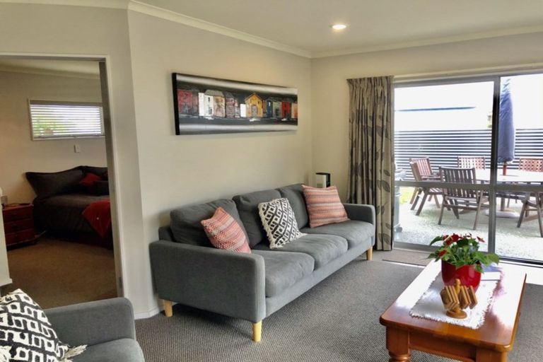 Photo of property in 15a Thomas Place, Foxton Beach, Foxton, 4815