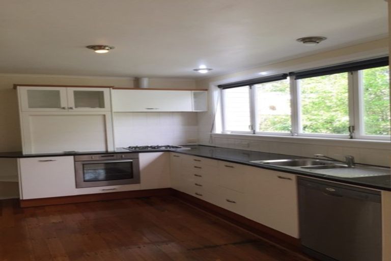 Photo of property in 1a Trojan Crescent, New Lynn, Auckland, 0600