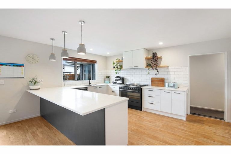 Photo of property in 8 Polish Settlers Place, Marshland, Christchurch, 8083