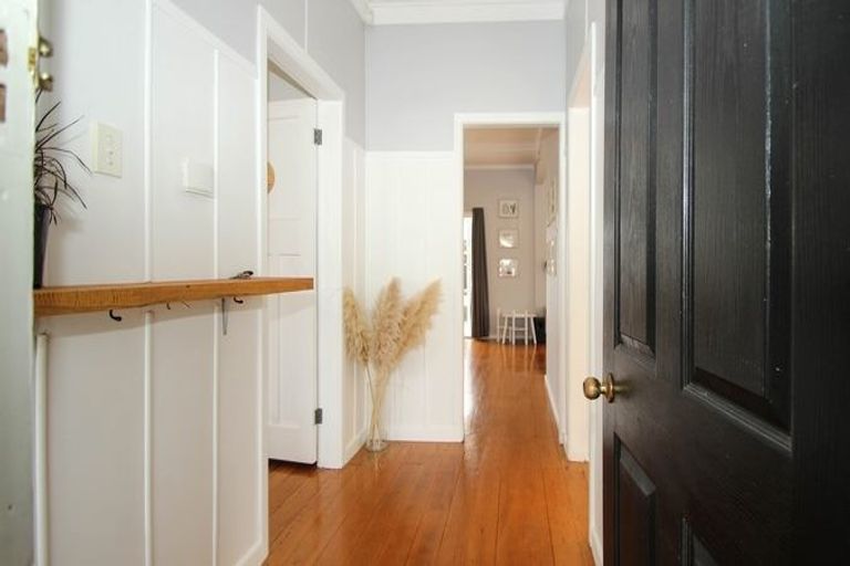 Photo of property in 1212 Caroline Road, Mayfair, Hastings, 4122