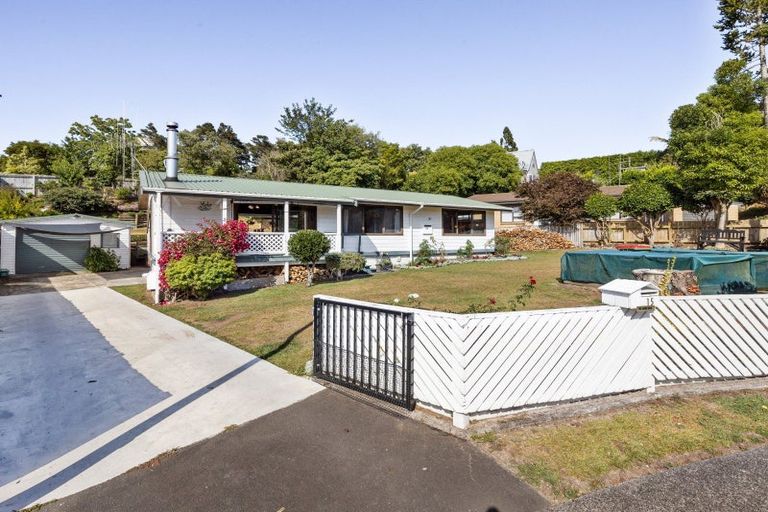 Photo of property in 15 Esmae Place, Dinsdale, Hamilton, 3204