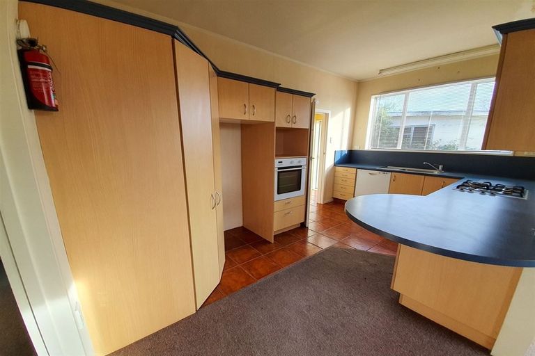 Photo of property in 60 Timaru Road, Waimate, 7924