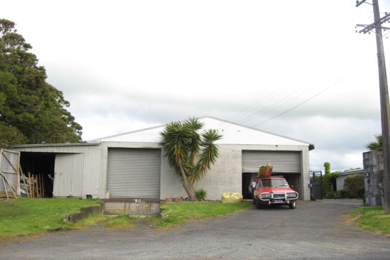 Photo of property in 49 Tawa Road, Kumeu, 0891
