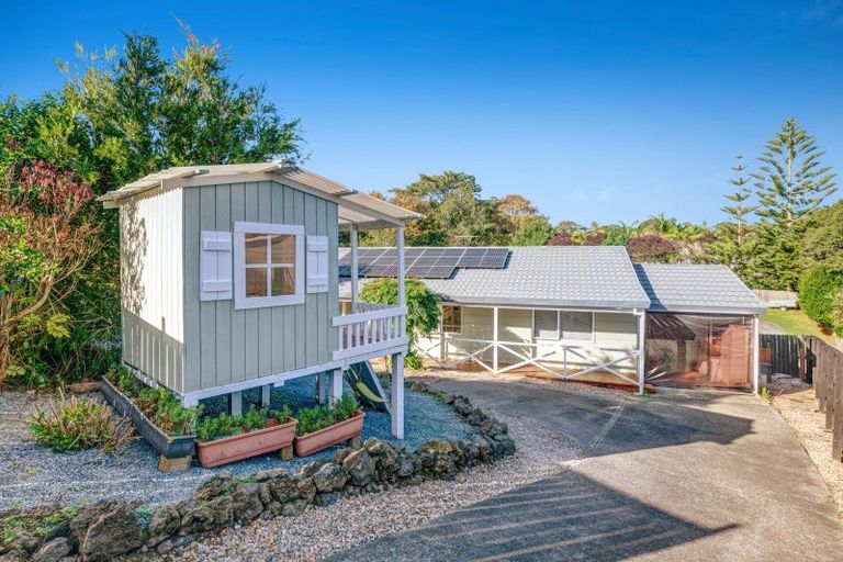 Photo of property in 29 Shadon Place, Stanmore Bay, Whangaparaoa, 0932