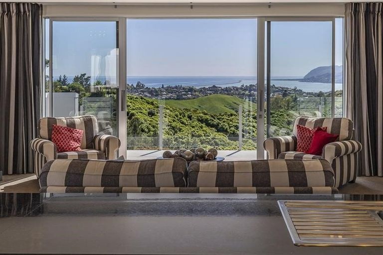 Photo of property in 18 Istana Place, Britannia Heights, Nelson, 7010