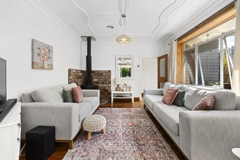 Photo of property in 15a Sycamore Grove, Lower Vogeltown, New Plymouth, 4310