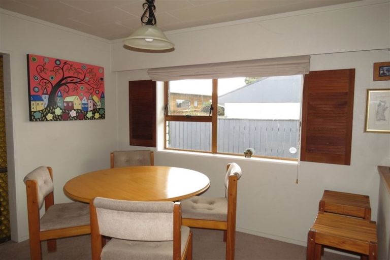 Photo of property in 10 Dee Street, Levin, 5510
