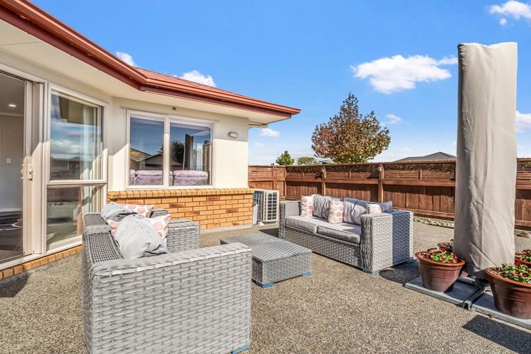 Photo of property in 19 Branigan Parade, Kelvin Grove, Palmerston North, 4414