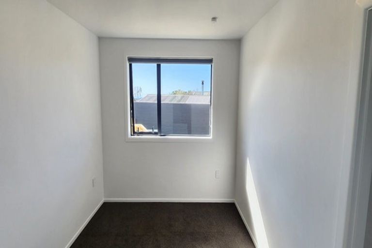 Photo of property in 8 Handley Place, Glen Avon, New Plymouth, 4312