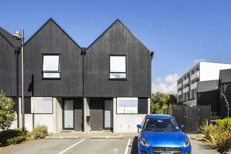 Photo of property in 2 Jean Caldwell Way, Island Bay, Wellington, 6023