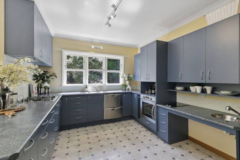 Photo of property in 1 Melrose Road, Island Bay, Wellington, 6023