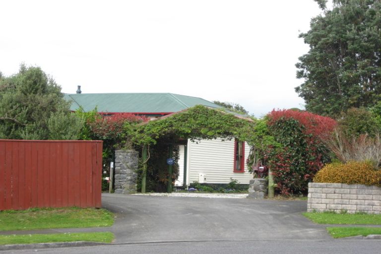 Photo of property in 19 Virginia Place, Whalers Gate, New Plymouth, 4310