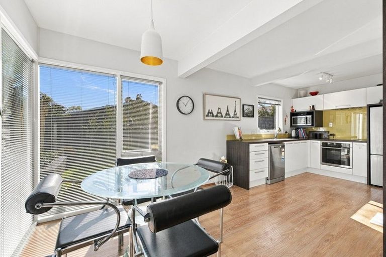 Photo of property in 76b Memorial Avenue, Ilam, Christchurch, 8053