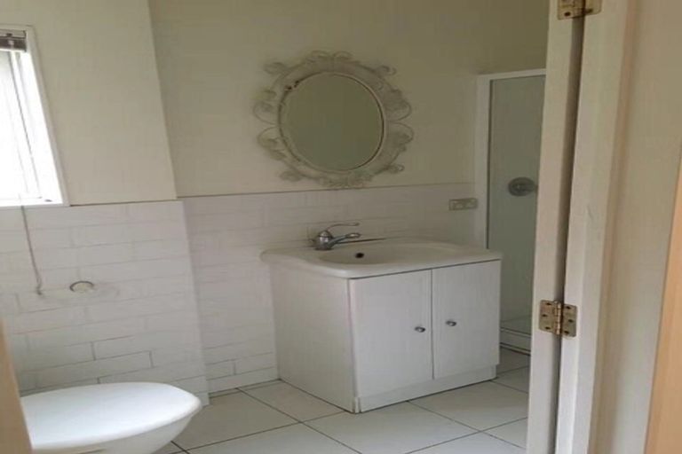 Photo of property in 14 Carrowmore, Pinehill, Auckland, 0632