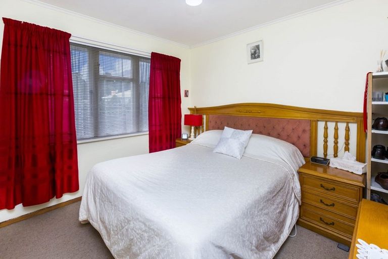 Photo of property in 53 Totara Park Road, Clouston Park, Upper Hutt, 5018