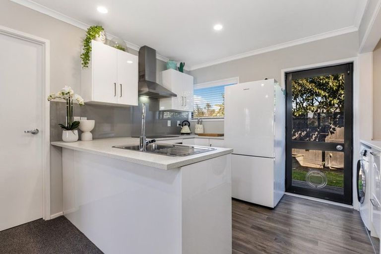 Photo of property in 77 Hamilton Drive, Waiuku, 2123