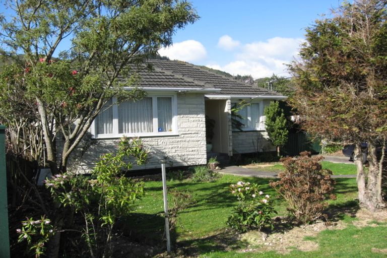 Photo of property in 40 Wellington Road, Wainuiomata, Lower Hutt, 5014