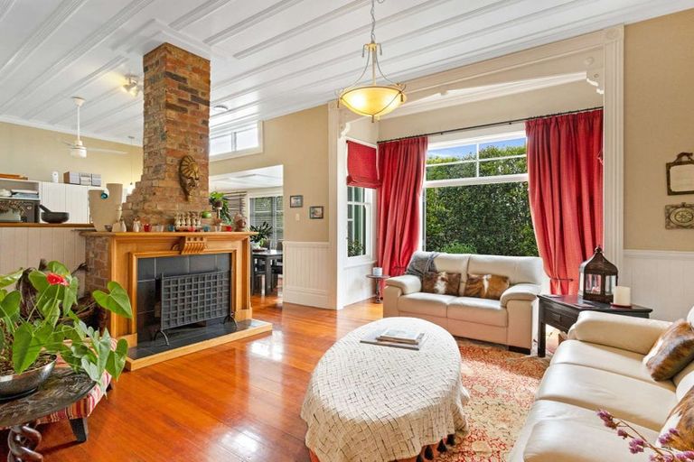 Photo of property in 44 Te Mata Road, Havelock North, 4130