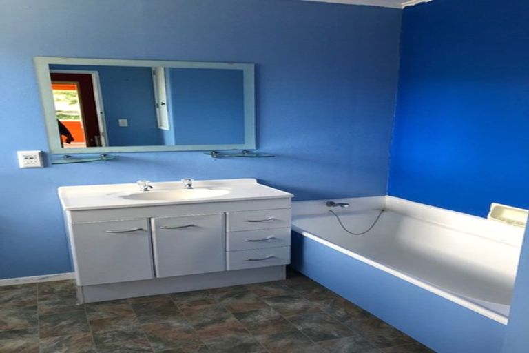 Photo of property in 31 Te Kupe Road, Paraparaumu Beach, Paraparaumu, 5032