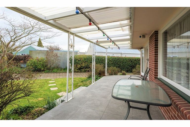 Photo of property in 64 Main North Road, Woodend, 7610