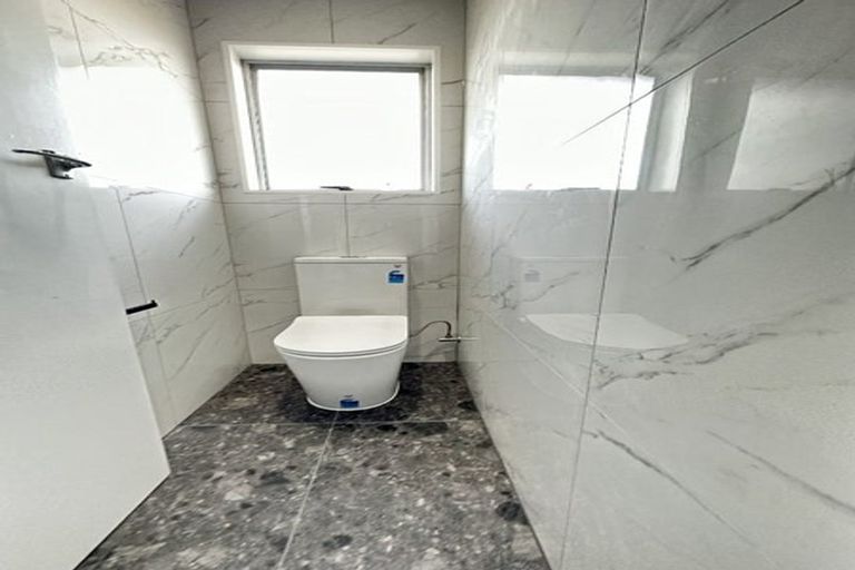 Photo of property in 365 Don Buck Road, Massey, Auckland, 0614