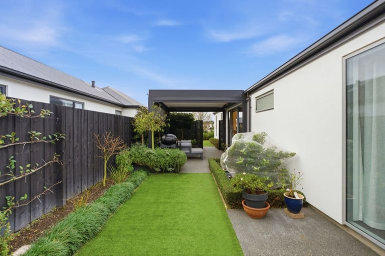 Photo of property in 15 Larissa Road, Halswell, Christchurch, 8025
