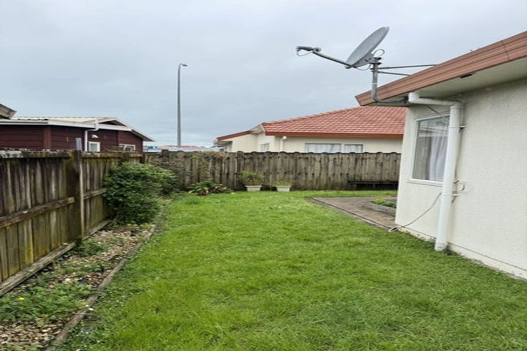 Photo of property in 1/5 Dana Place, Somerville, Auckland, 2014