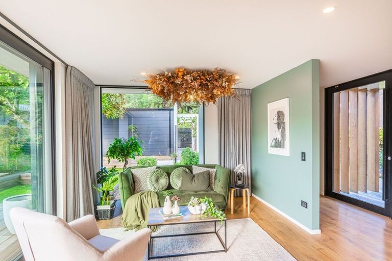 Photo of property in 76 Tennis Court Road, Raumati South, Paraparaumu, 5032