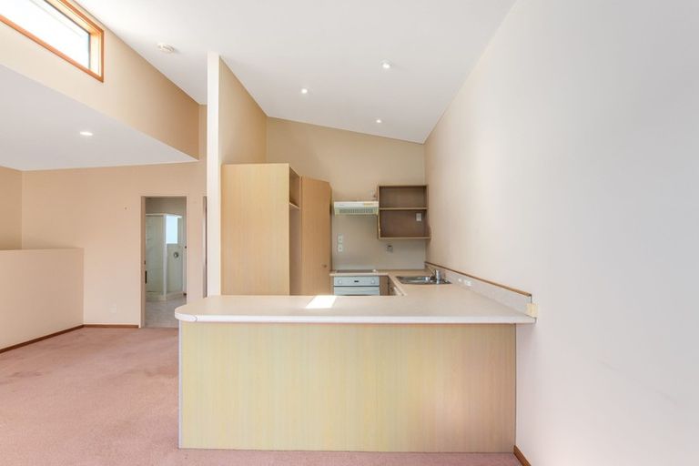 Photo of property in 14 Marina View, Paremata, Porirua, 5026