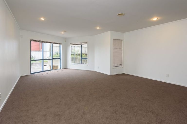 Photo of property in 12 Signallers Grove, Strathmore Park, Wellington, 6022