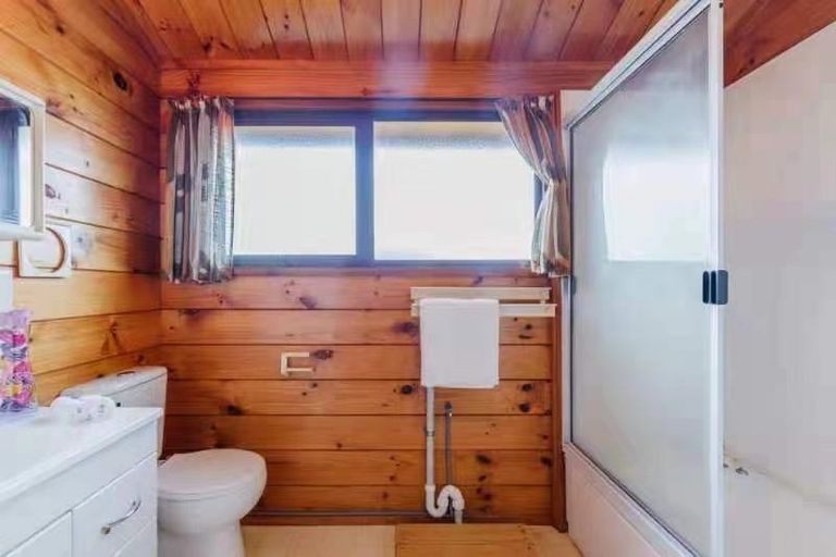 Photo of property in 2/7 Waterloo Road, Milford, Auckland, 0620