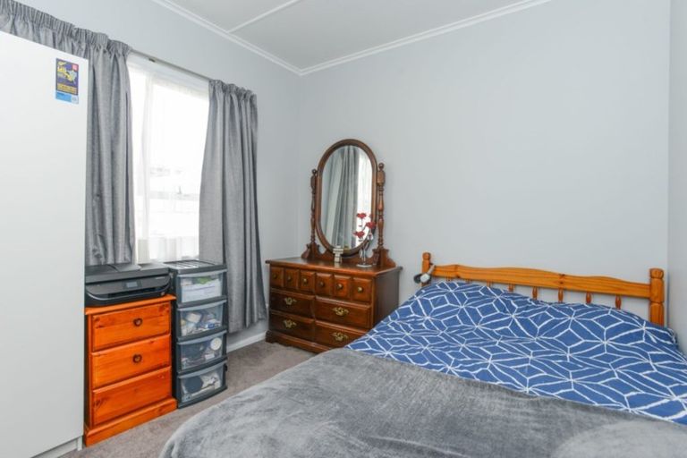 Photo of property in 1/907 Clive Street, Akina, Hastings, 4122