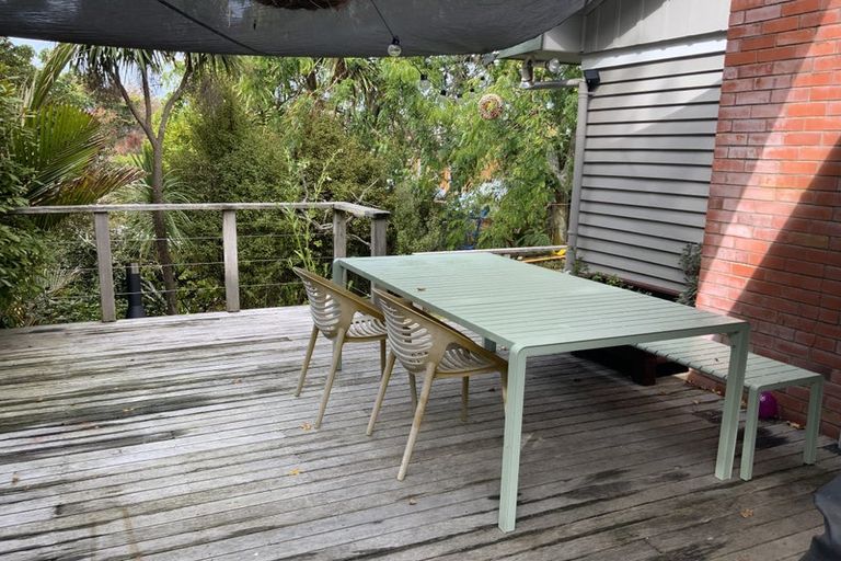 Photo of property in 37 Tanglewood Place, Cockle Bay, Auckland, 2014