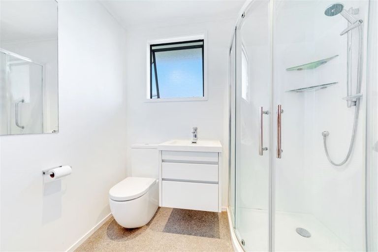 Photo of property in 1 Kowhai Avenue, Mangere Bridge, Auckland, 2022